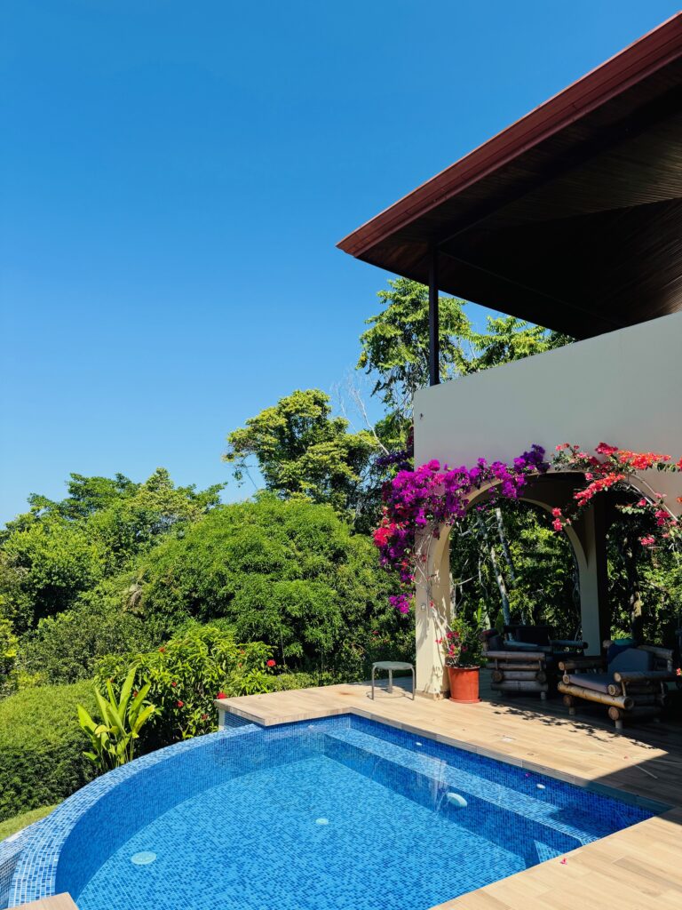 airbnb in Dominicalito