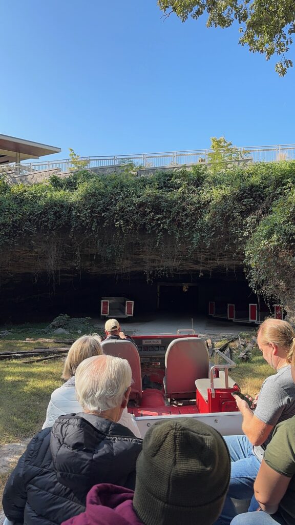 The entrance to Fantastic Caverns 