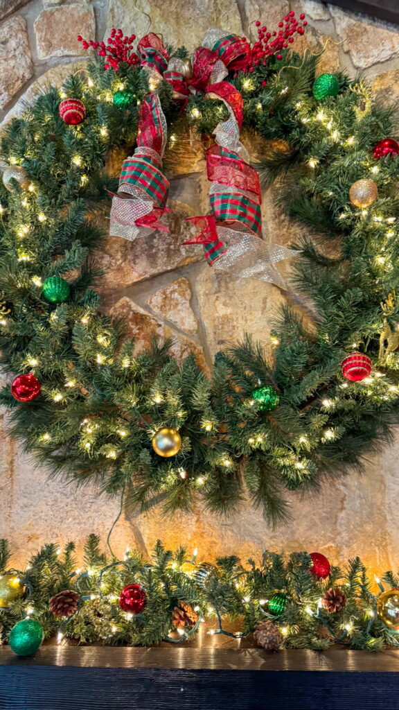 The entire lodge is full of holiday cheer 